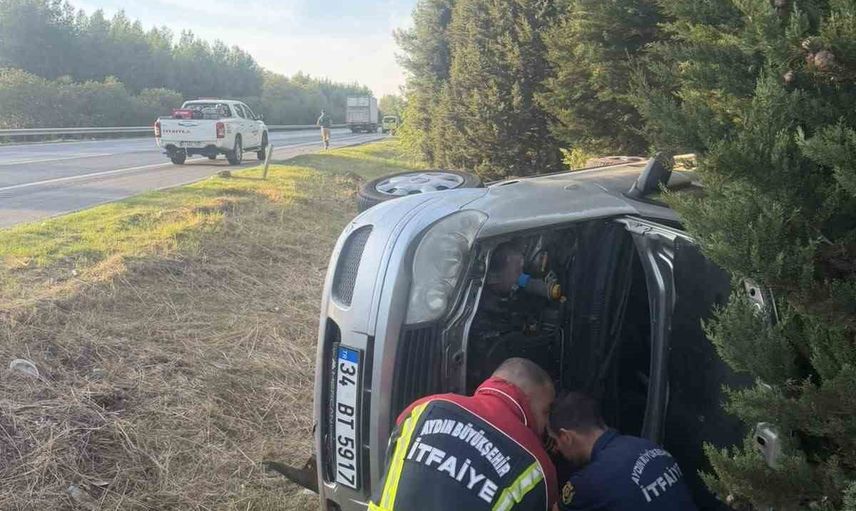 Abdurrahmanlar mevkisinde devrilen otomobilde iki kişi yaralandı
