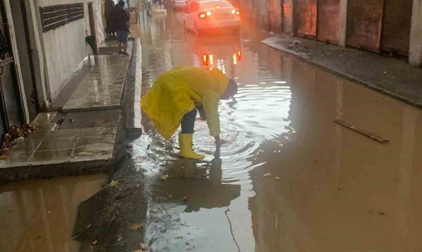 Diyarbakır'da yağışa karşı seferberlik: ekipler su baskınlarına müdahale ediyor