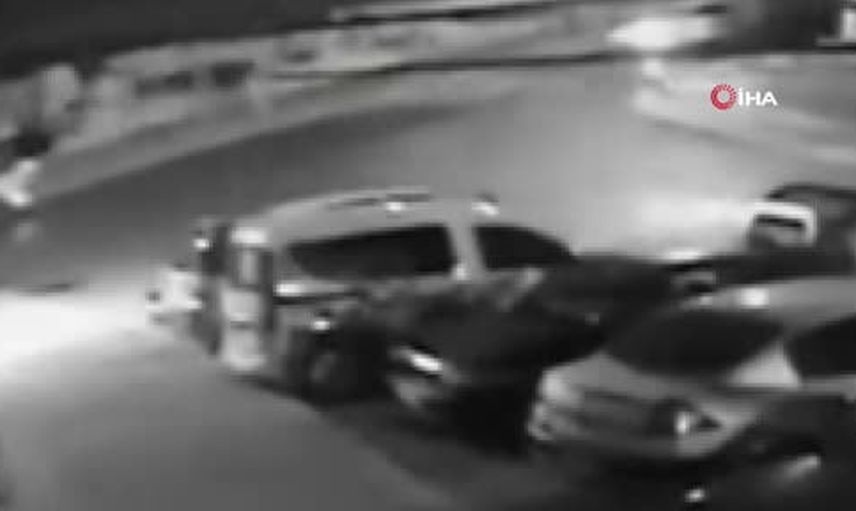 Esenyurt'ta çarpışma anı kamerada: motosiklet sürücüsü metrelerce sürüklendi