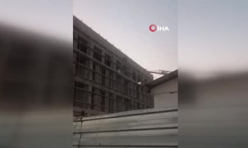 İşçiler iskeleye çıktı; usta başının maaş dağıtımı şantiyede gerilim yarattı