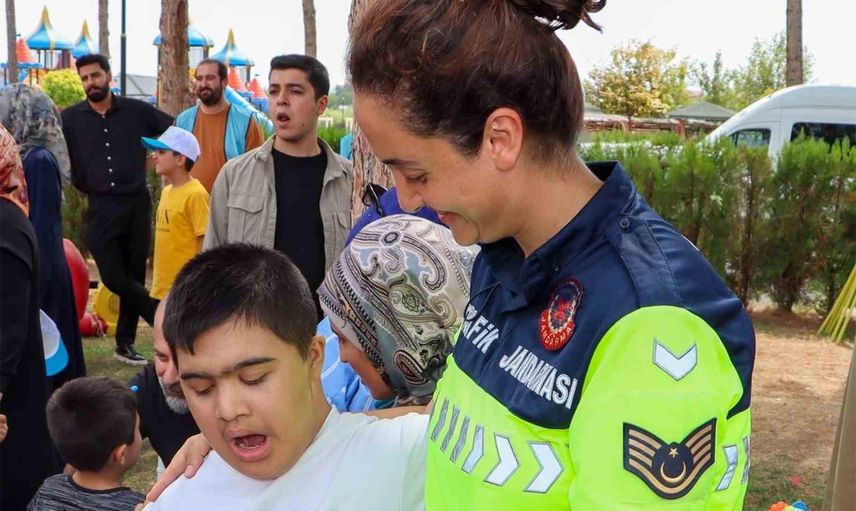 Jandarma gönülleri ısıttı: Malatya'da özel çocuklarla sıcak buluşma