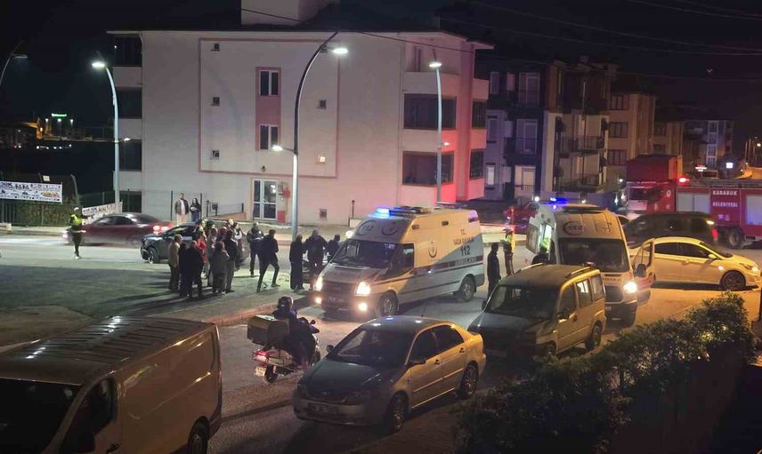 Karabük'te kavşak kazası: iki sürücü tedavi altına alındı