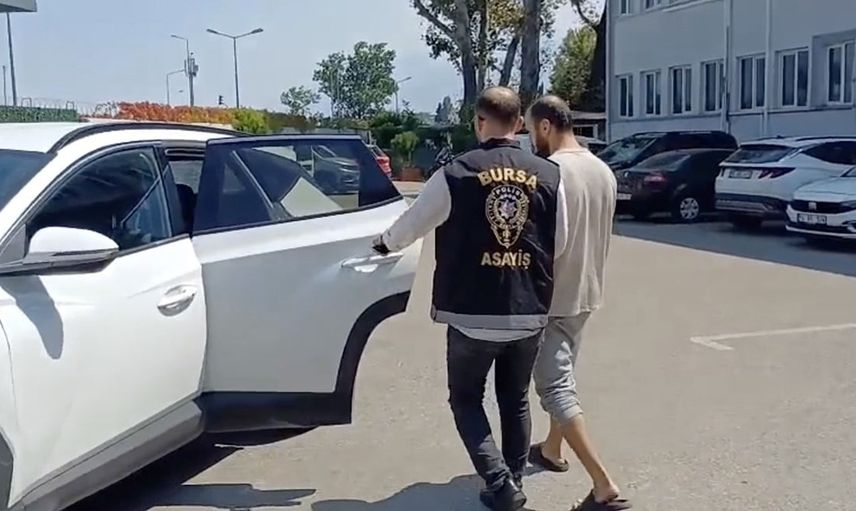 Haklarında uzun hapis cezaları bulunan üç şüpheli Bursa'da tutuklandı