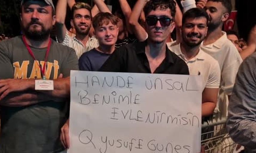 Hande Ünsal’a pankartlı teklifin gölgesinde kumluca bal festivali coşkusu