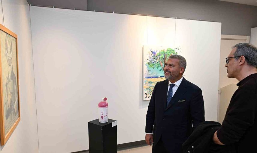Cumhuriyete sanatla selam: Anadolu Üniversitesi GSF'de öğretim elemanları sergisi