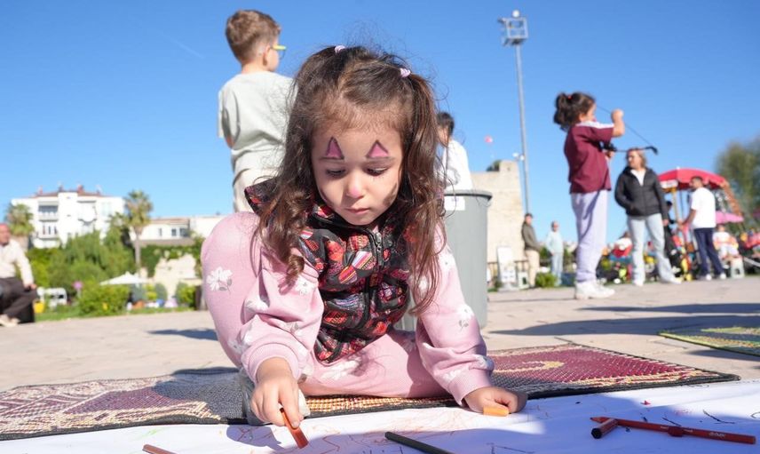 Sinop’ta çocukların resimleri Filistinli yaşıtlarına umut taşıdı