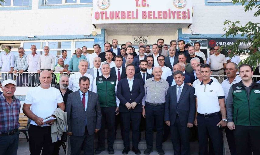 Binali Yıldırım Otlukbeli'nde belediye çalışmalarını yerinde inceledi