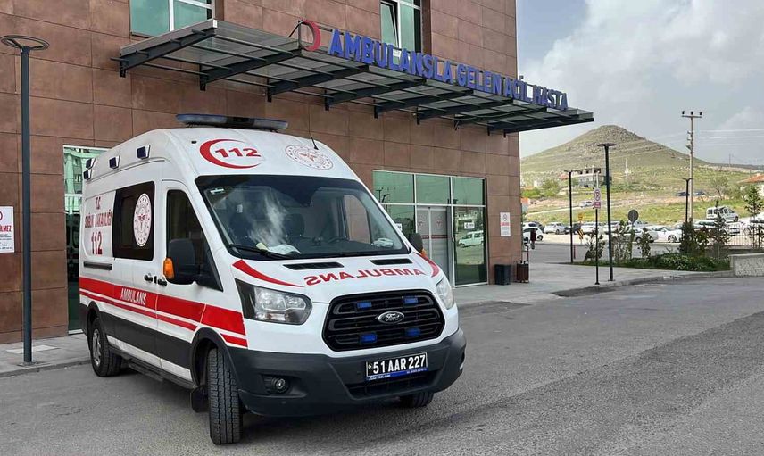 Niğde'de Kızılca‑Zengen yolunda ölümle sonuçlanan çarpışma