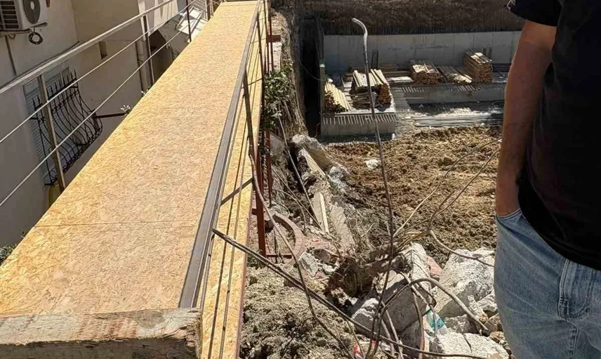 Kentsel dönüşüm kazısı Bahçelievler'de 5 katlı binanın istinat duvarını çöktürdü