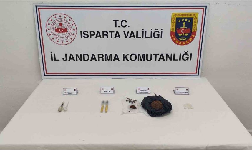 Isparta'da jandarmanın bir aylık operasyonu: 62 şüpheli ve çok sayıda uyuşturucu ele geçirildi