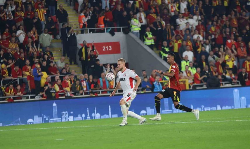 Göztepe evinde Antunes ve Juan'la Çorum FK'yi 2-0 mağlup etti