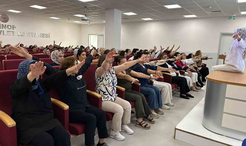 Sinop'ta nefes ve sandalye yogasıyla günlük strese kısa mola