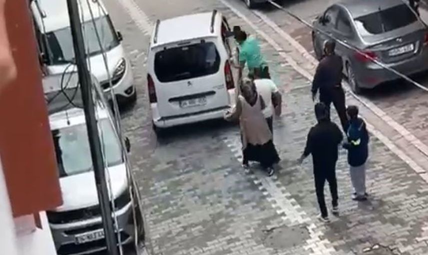Eski kocanın araçla müdahalesi Esenyurt'ta sokak ortasında arbede çıkardı