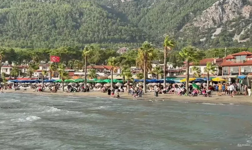 Akyaka'da sonbahara inat yazdan kalma yoğunluk