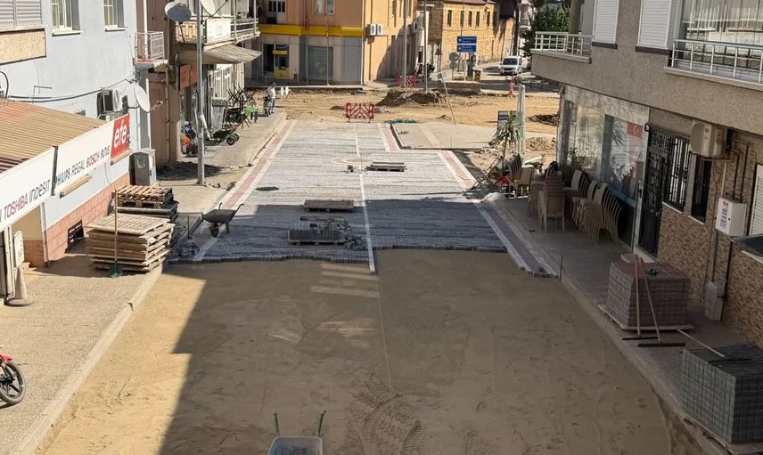 Yenipazar'da asfalt çalışmaları ve vatandaş buluşmaları eş zamanlı ilerliyor