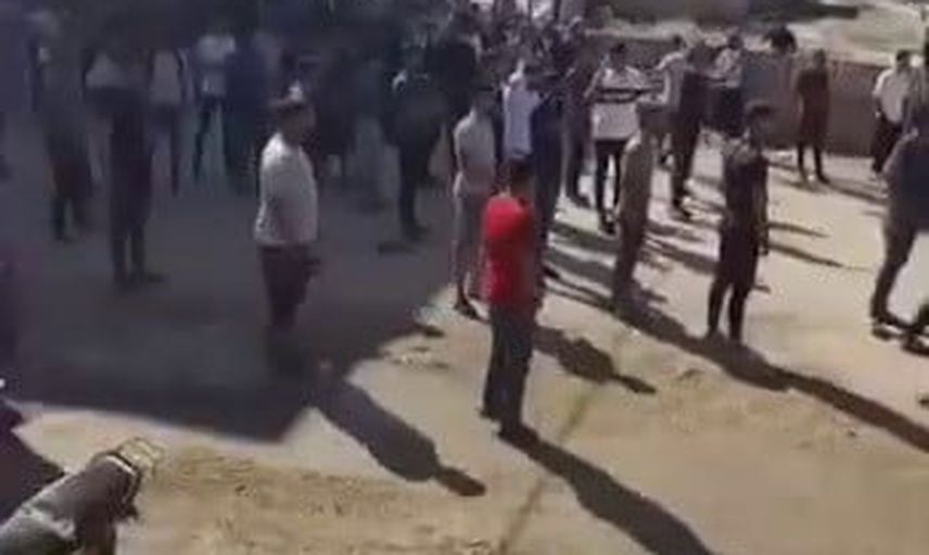 Mahallede kaçak elektrik müdahalesi: kortej yolları kapattı