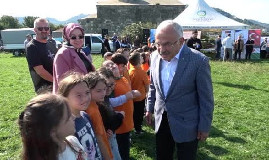 Yason burnu'nda çocukların umut dolu uçurtma günü