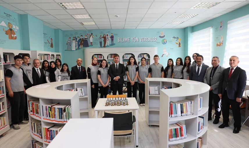 İpekyolu ticaret lisesine yeni kütüphane açıldı