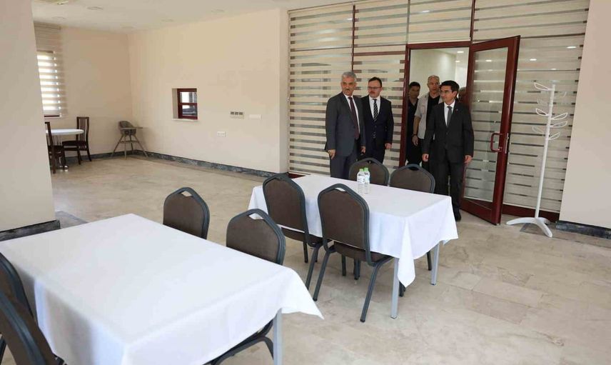 Kaynaşlı'ya yerel imkanlarla restore edilen Karayolları misafirhanesi hizmete girdi