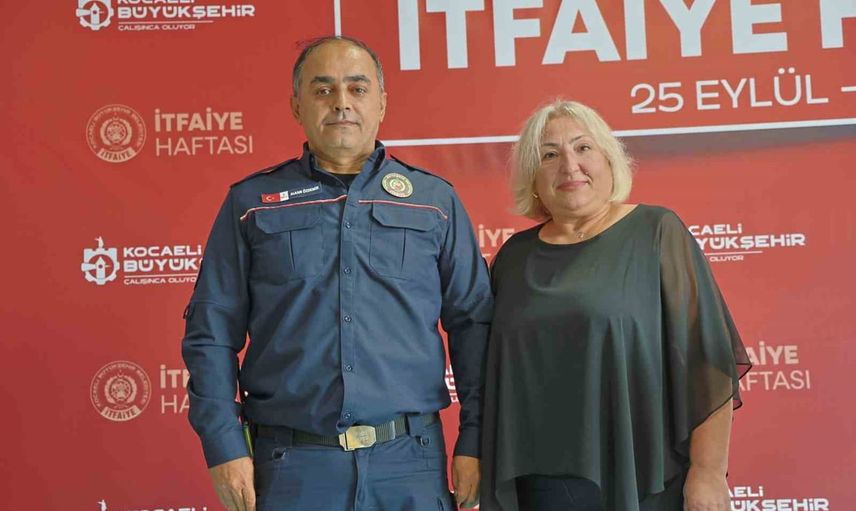 Kurtuluşun ardından itfaiyecilerle duygusal buluşma