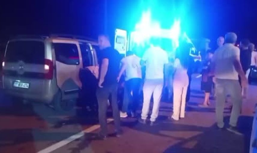 İslahiye'de otogar civarında arkadan çarpışma: yolcu hastaneye kaldırıldı