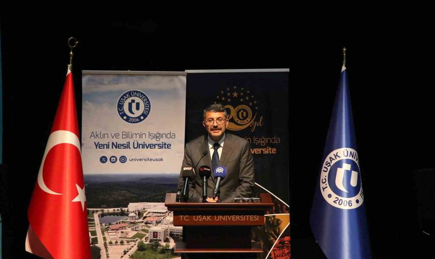 Uşak'ta Timsal Karabekir ile tarihin kalbine yolculuk söyleşisi gençlerle buluştu