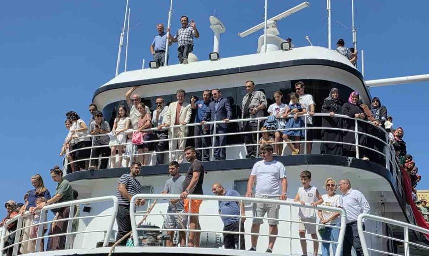 Çanakkale'de kıyılardan denize umut: av sezonu törenle başladı