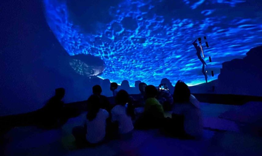 Çocuklar zaferi uzayla selamladı: Yunusemre’de planetaryum ve vr turları