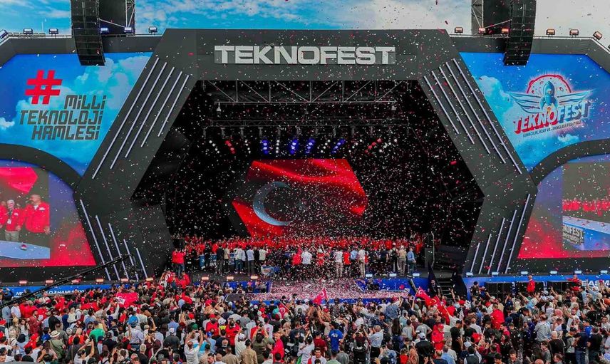 Şanlıurfa'da Teknofest coşkusu: protokol üyeleri gençlerle halay çekti
