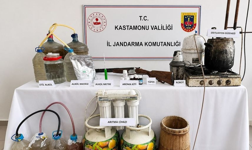 Kastamonu'da imal aşamasında sahte içki üretimine jandarmadan operasyon