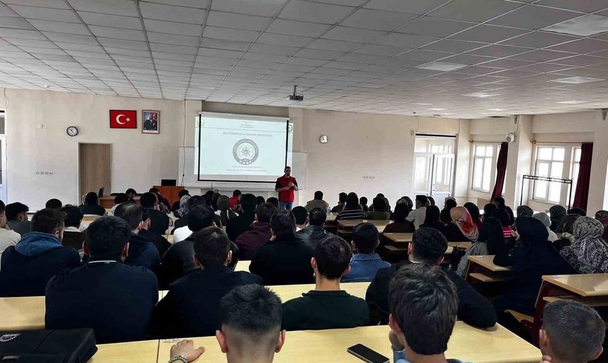 Kafkas Üniversitesi'nde gençlere radikalleşme uyarısı: bin 985 öğrenci eğitildi