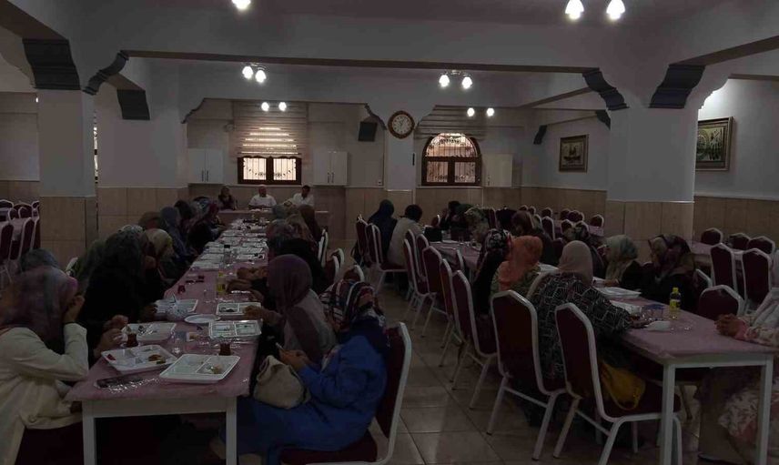 Efeler’de Kur’an kursu öğreticilerine yeni dönem hazırlık semineri