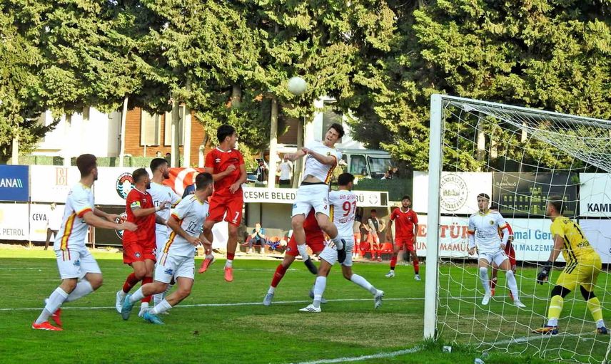 Çeşme'de penaltılar belirledi: Yelkispor sahadan 1-0 galip ayrıldı
