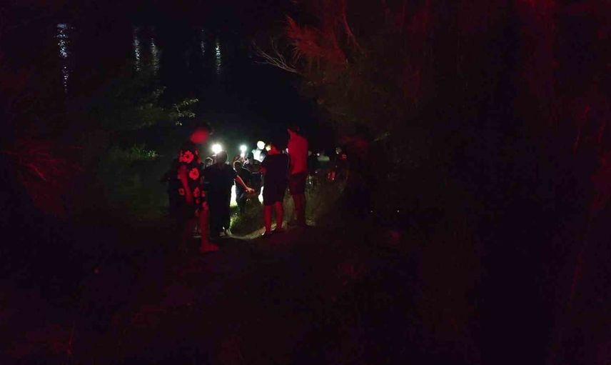 Manavgat şelalesi'nde baraj kapaklarının açılması adacıkta mahsur bıraktı, 6 kişi botla kurtarıldı