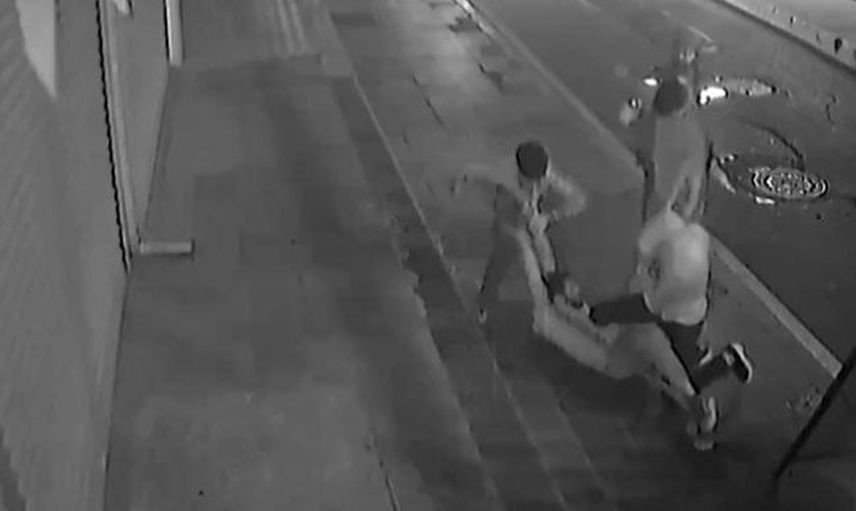 Zeytinburnu’nda alacak tartışması kanlı bitti: amcası çekiç ve sopayla darp edildi