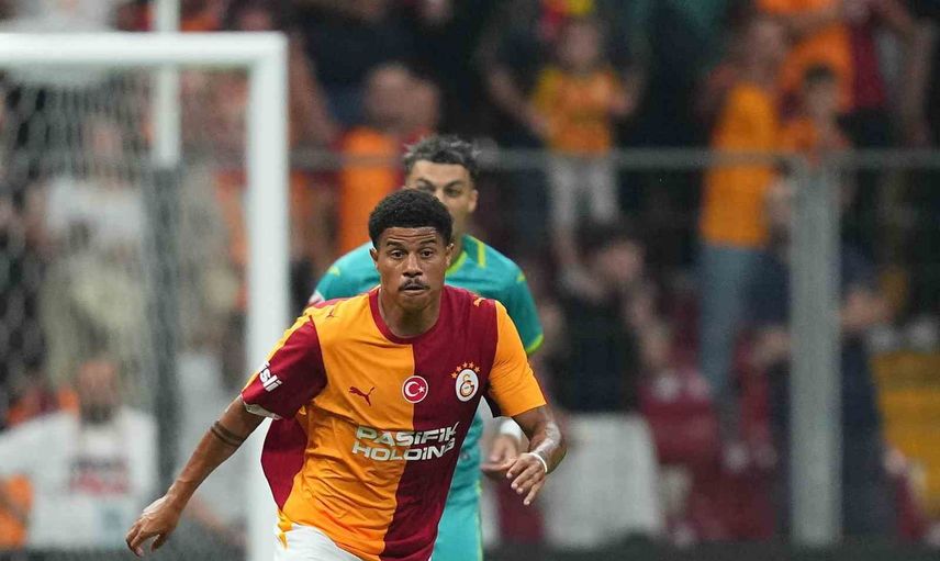 Hazırlık maçında Galatasaray Villarreal'e 2-1 yenildi, Okan Buruk kırmızı kart gördü