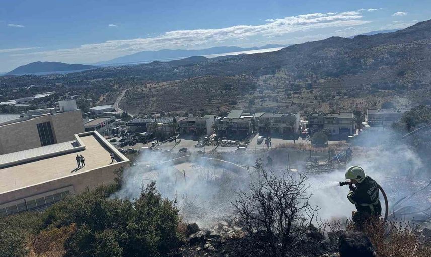 Yangın Konacık’ta makilik alanda 200 metrekareyi etkiledi