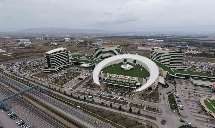 Kıdemli vatandaşlara öğrenme ve sosyalleşme fırsatı: 3. yaş üniversitesi Erzurum'da