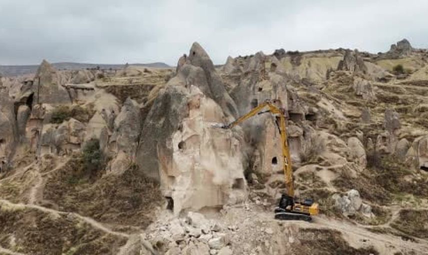 Göreme'de çöken peribacasının çevresinde kapsamlı temizlik ve güvenlik çalışması