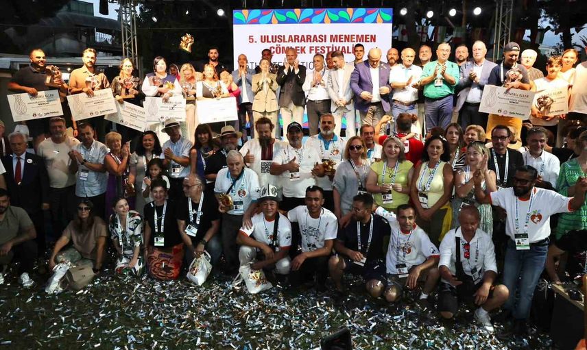 Coşkuyla Menemen çömlek festivali 45 ülkeden katılımcıyla görkemli final yaptı