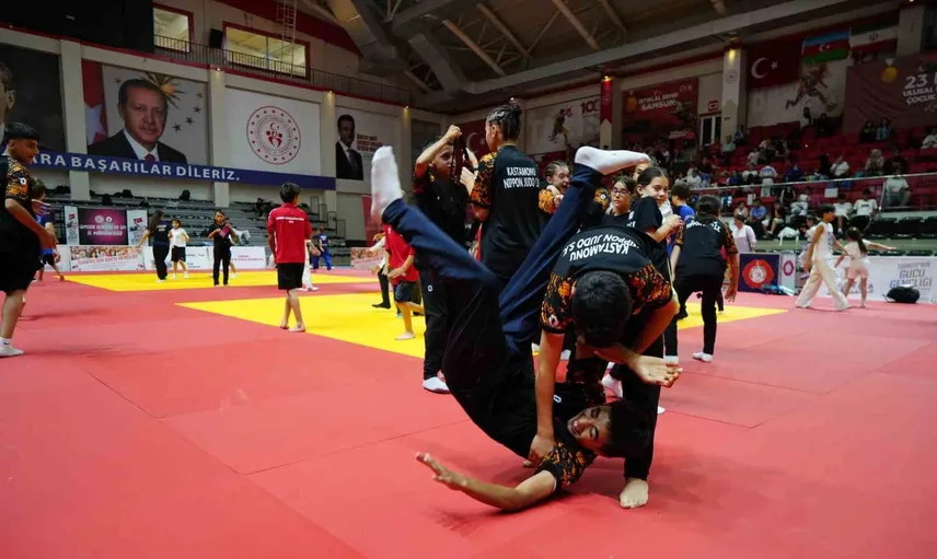 Karadeniz'in yürekleri Samsun'da buluştu: 22. judo şampiyonası başladı