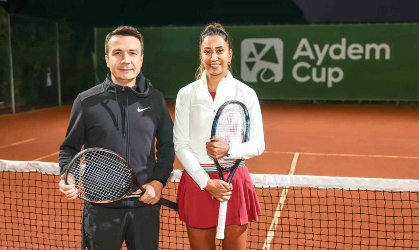 Çağla Büyükakçay kortta yeni nesle ilham verdi: Aydem Cup'ta gösteri maçı