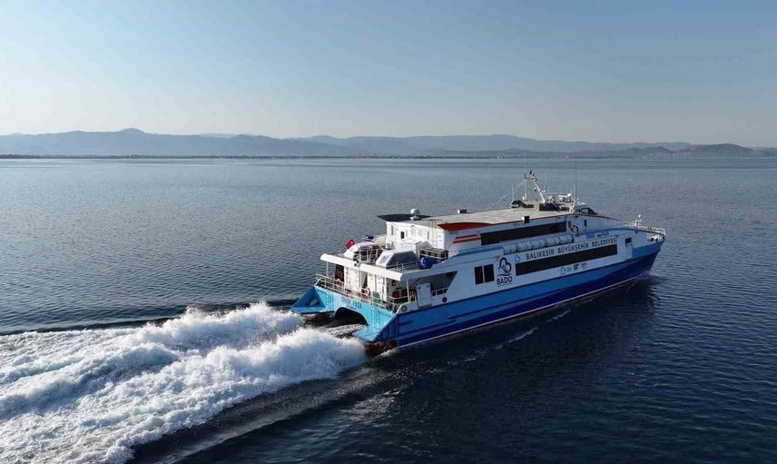 Akçay-Midilli deniz hattı bölge turizmine hareket kattı