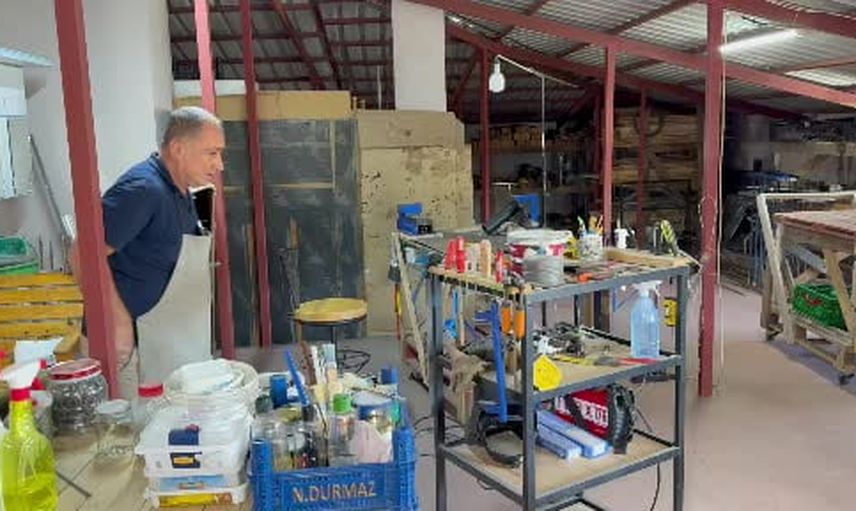 Nöbet aralarında hurdaya hayat veren sağlık memurunun atölyesi