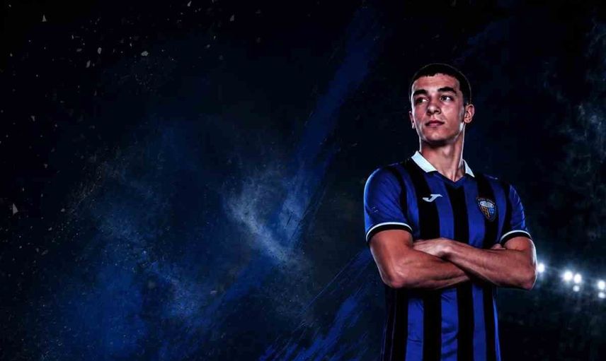 Karacabey Belediyespor gelecek vaat eden iki isme 5 yıllık imza attırdı