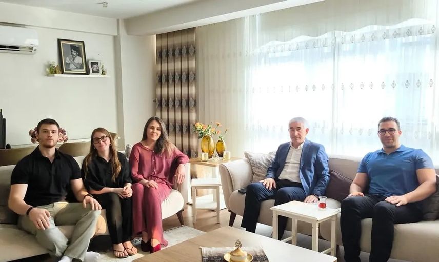 Aydın'dan şehit ailesine ziyaret: devletin ve milletin minneti iletildi