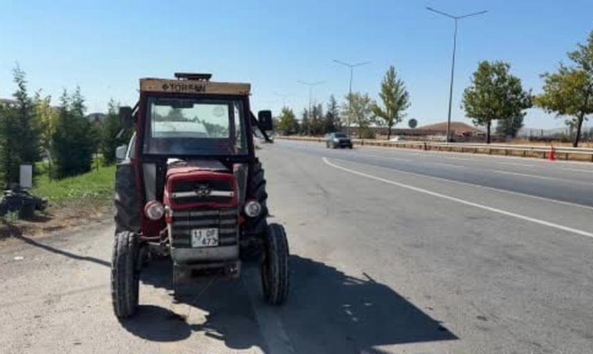 Bozüyük'ten çaldığı traktörle 55 kilometre ilerleyen yüzde 50 engelli genç trafik uygulamasında yakalandı