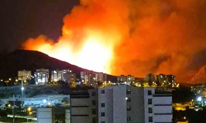 Mamak'ta ağaçlık alanda yangın söndürme çalışmaları sürüyor