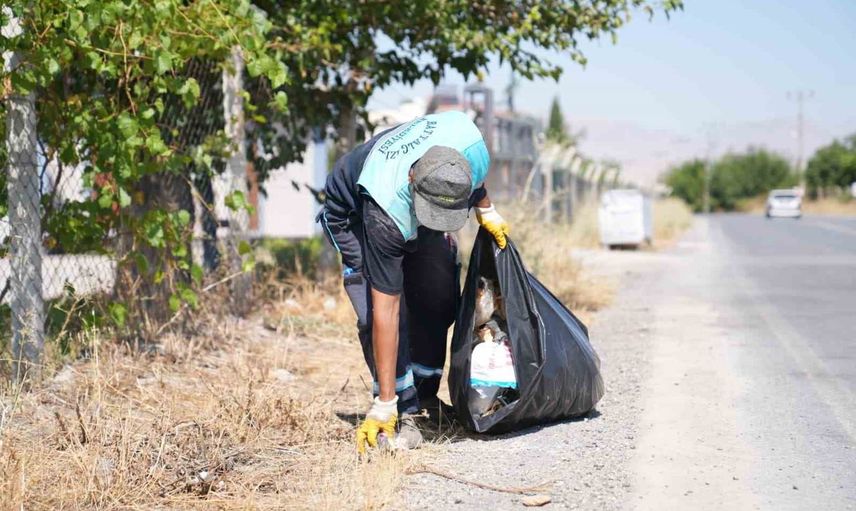 Battalgazi’de yollar ve parklarda kapsamlı temizlik seferberliği