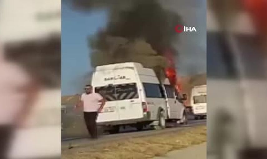Ankara'da iki ayrı araç yangını: servis minibüsü ve otomobil kullanılamaz hale geldi